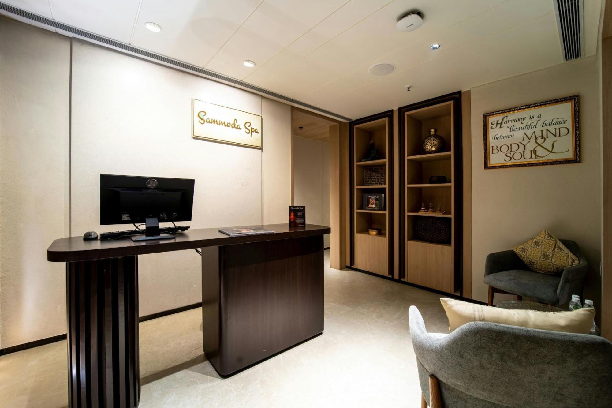Courtyard By Marriott Вадодара Экстерьер фото