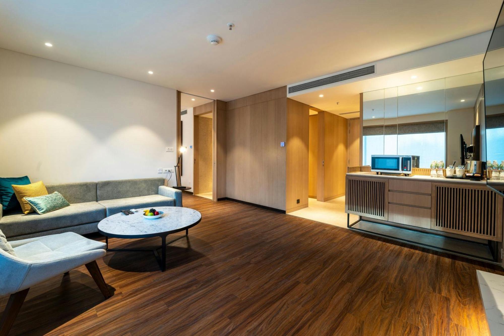 Courtyard By Marriott Вадодара Экстерьер фото